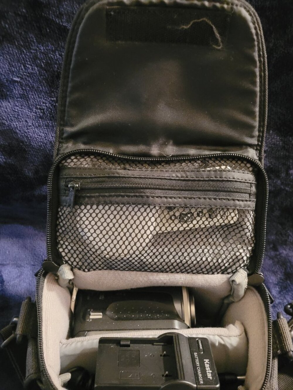 JVC Everio GZ-MG35U Hard Disk Camcorder Complete Kit — Made in Malaysia, Charger - Picture 2 of 16